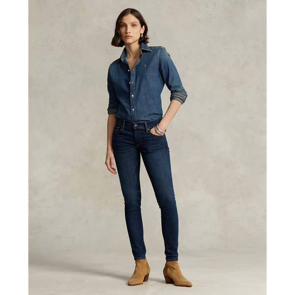Our signature skinny jean is crafted from sustainable cotton that's infused with high stretch capabilities for a fit that's made to move with you.