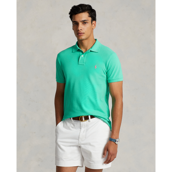 An American style standard since 1972, the Polo shirt has been imitated but never matched. Over the decades,  Ralph Lauren Lauren has re-imagined his signature style in a wide array of colours and fits, yet all retain the quality and attention to detail of the iconic original. This version is cut slim through the body and washed for added softness.