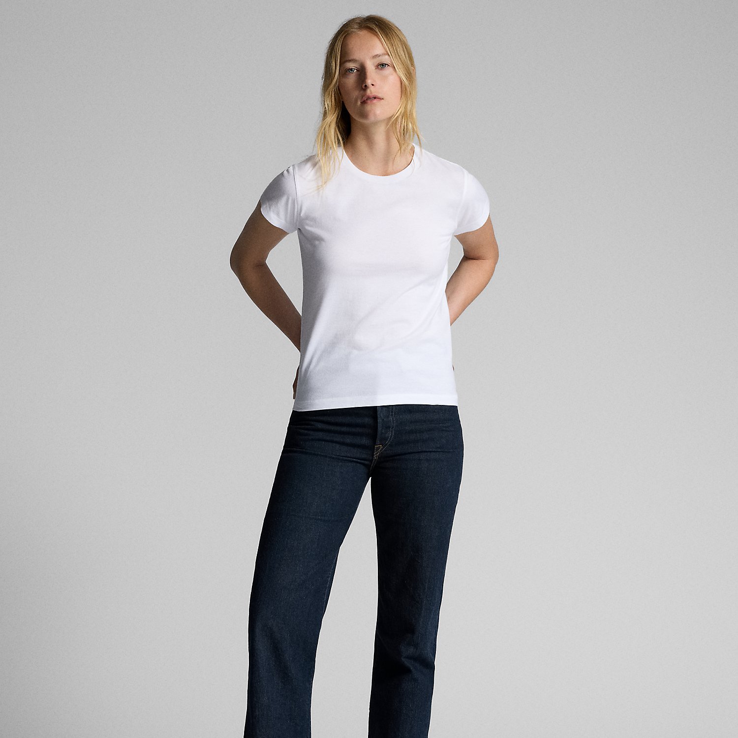 High-rise, straight-fitting jeans made from 317.5 g of selvedge denim. The 3x1 right-hand twill is shuttle-woven in Japan. Dyed with indigo and rinsed. "RRL" embroidery on the selvedge coin pocket. Sanforized to reduce shrinkage.