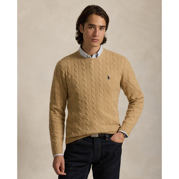 This interpretation of our iconic cable-knit jumper is crafted with Italian wool yarn that’s spun with cashmere.