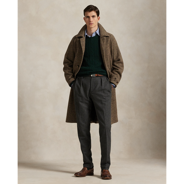 Our unisex cable-knit jumper is a Polo staple dating all the way back to 1973. What hasn't changed is the quality – 100% Italian cashmere – and the seamless way it is knit together. Known as hand-linking, this technique gives the piece an unmistakably attractive shape and soft feel.