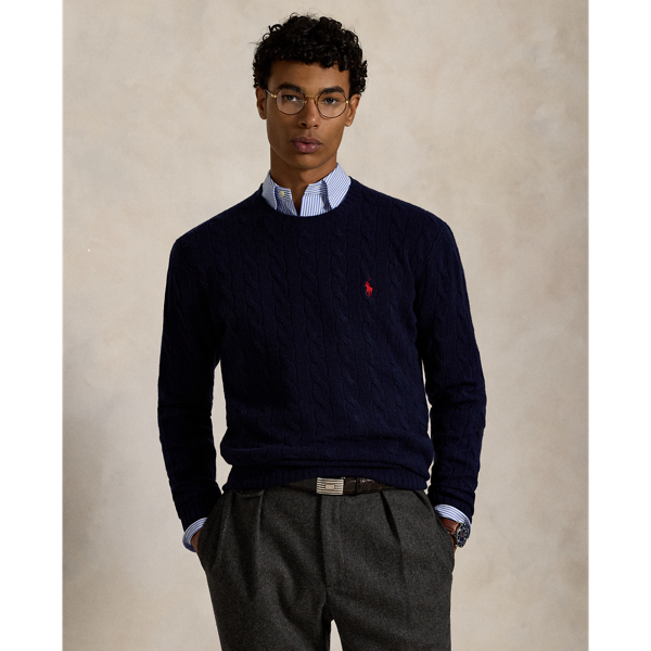 This interpretation of our iconic cable-knit jumper is crafted with Italian wool yarn that’s spun with cashmere.