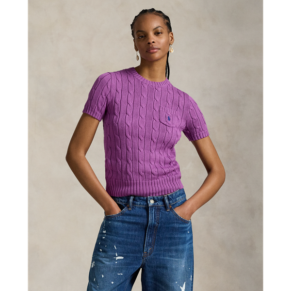 Cable-knit with combed cotton, this short-sleeve jumper is accented with our signature embroidered Pony at the chest pocket.