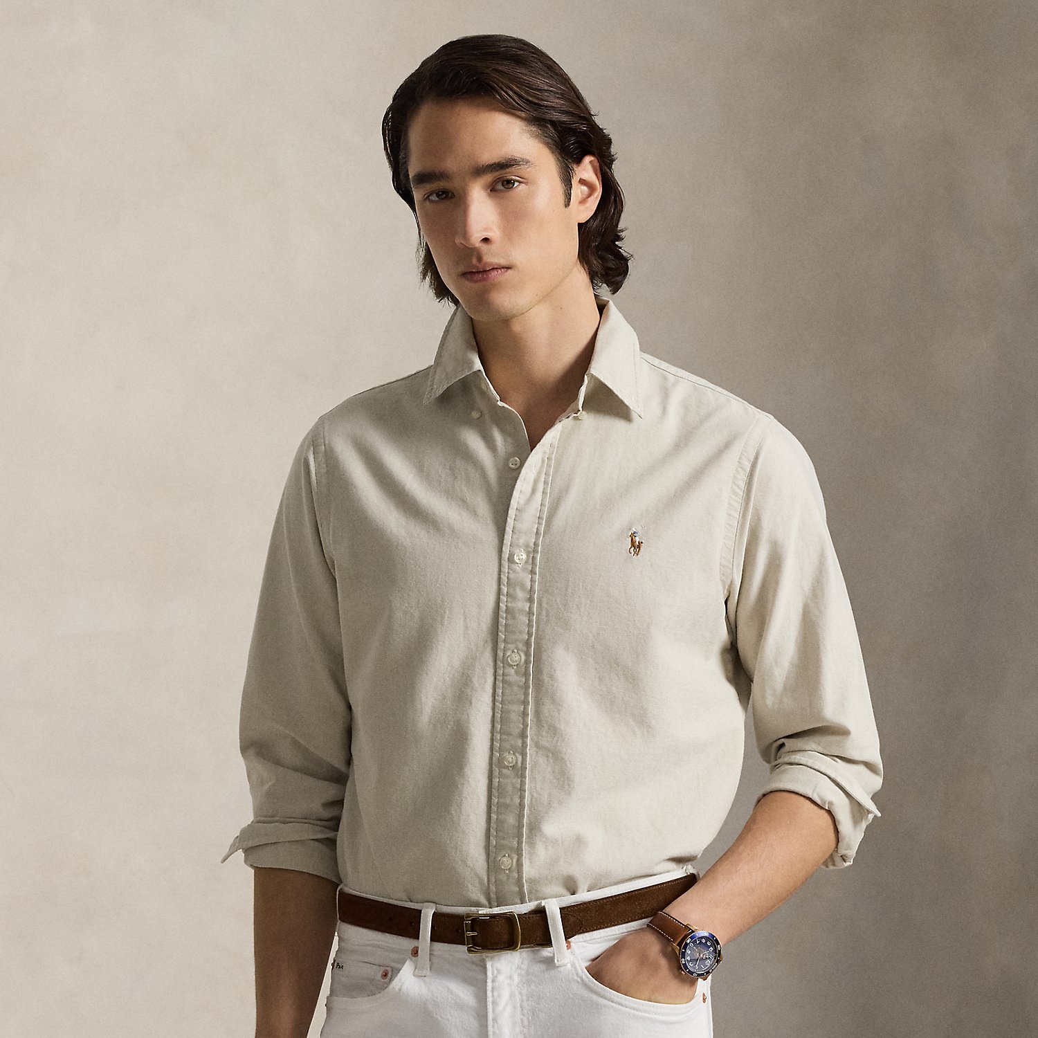 The oxford shirt made its debut at the beginning of the Ralph Lauren Lauren brand, and since then, it has solidified its status as a pillar of the Polo look. Today, Mr Lauren continues to design countless variations of his iconic shirt, including this trim version, which is finished with our signature Pony.