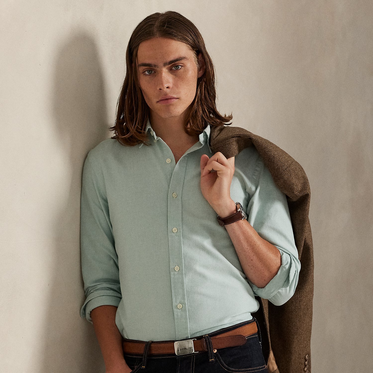 The oxford shirt made its debut at the beginning of the Ralph Lauren Lauren brand, and since then, it has solidified its status as a pillar of the Polo look. Today, Mr Lauren continues to design countless variations of his iconic shirt, including this trim version, which is finished with our signature Pony.
