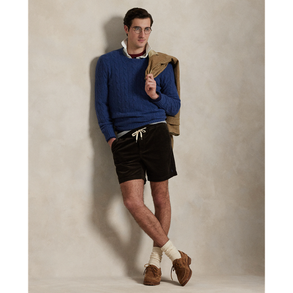 We've brought back these 15 cm inside leg shorts from our archive and updated them with a comfortable drawstring waist. This pair is crafted from soft corduroy for a heritage-inspired look.