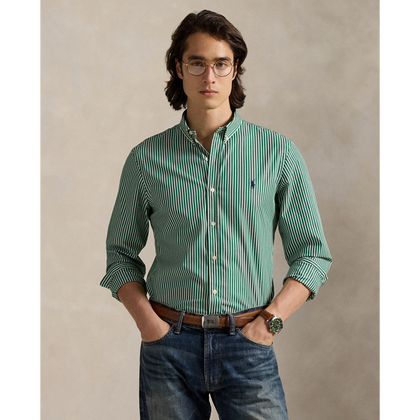 This shirt's poplin combines soft, breathable cotton with extra stretch for added comfort.