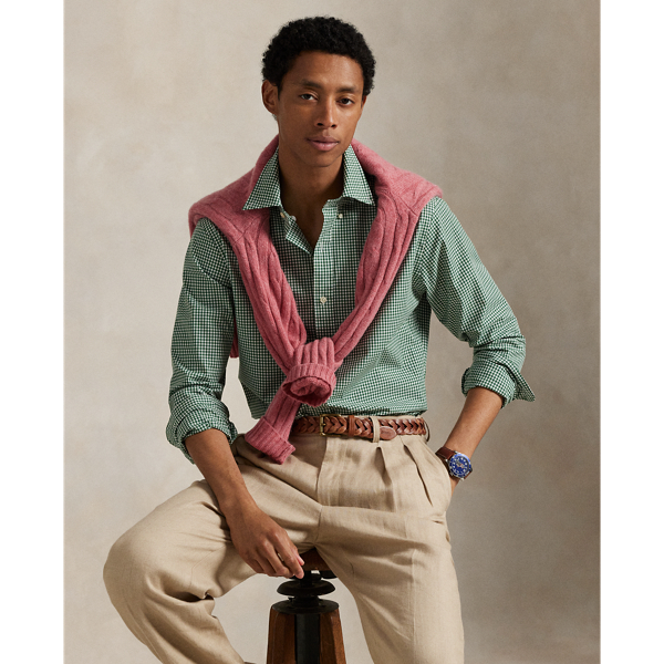 This shirt's poplin combines soft, breathable cotton with extra stretch for added comfort.