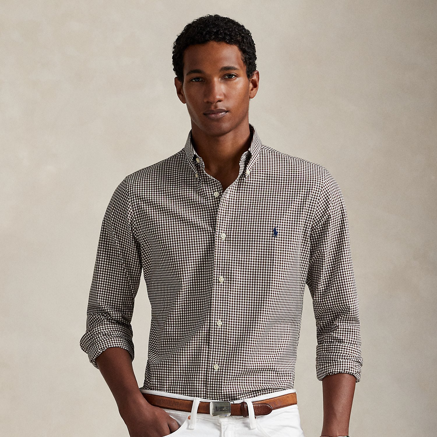 This shirt's poplin combines soft, breathable cotton with extra stretch for added comfort.