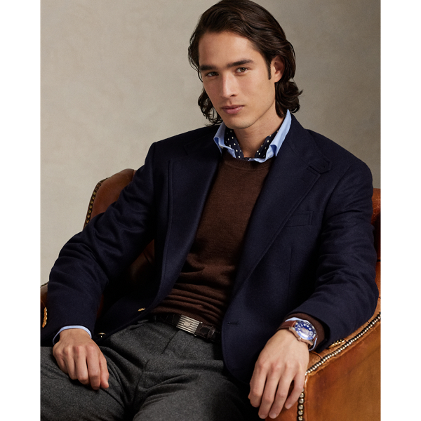 Finished with our signature embroidered Pony, this lightweight jumper is finely knit with wool yarn from Italy that is Machine washable and worsted for a smooth texture.