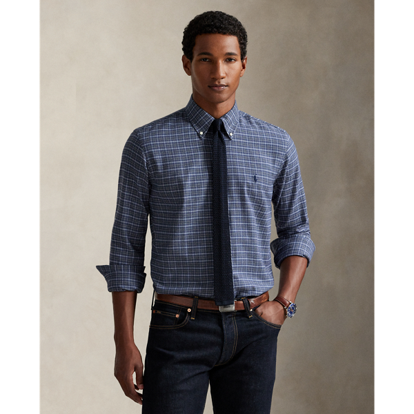 This plaid shirt is crafted from a stretchy brushed twill fabric, which wicks away moisture so you can stay cool and comfortable throughout the day.