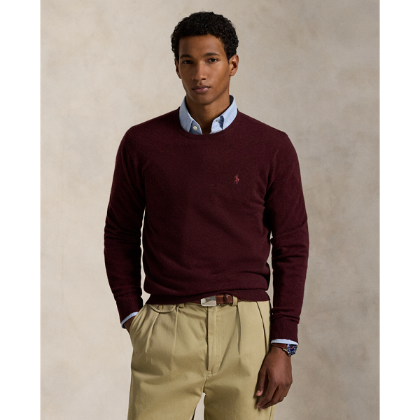 A timeless layering piece, this crewneck jumper is crafted with fine-gauge wool yarn from Italy.