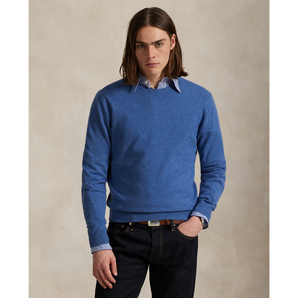 A timeless layering piece, this crewneck jumper is crafted with fine-gauge wool yarn from Italy.