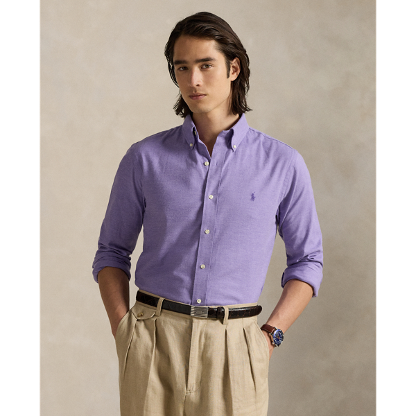 This lightweight shirt is crafted with an innovative, brushed cotton-blend fabric that is both stretchy and ultrasoft. It also wicks away moisture to help keep you cool and comfortable throughout the day.