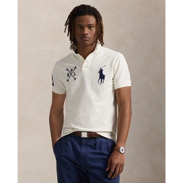 An American style standard since 1972, the Polo shirt has been imitated but never matched. Over the decades, Ralph Lauren Lauren has re-imagined his signature style in a wide array of colours and fits, yet all retain the quality and attention to detail of the iconic original. This version is made from our highly breathable cotton mesh and features a twill “3” patch, which is the number typically worn by a polo team’s strongest player.