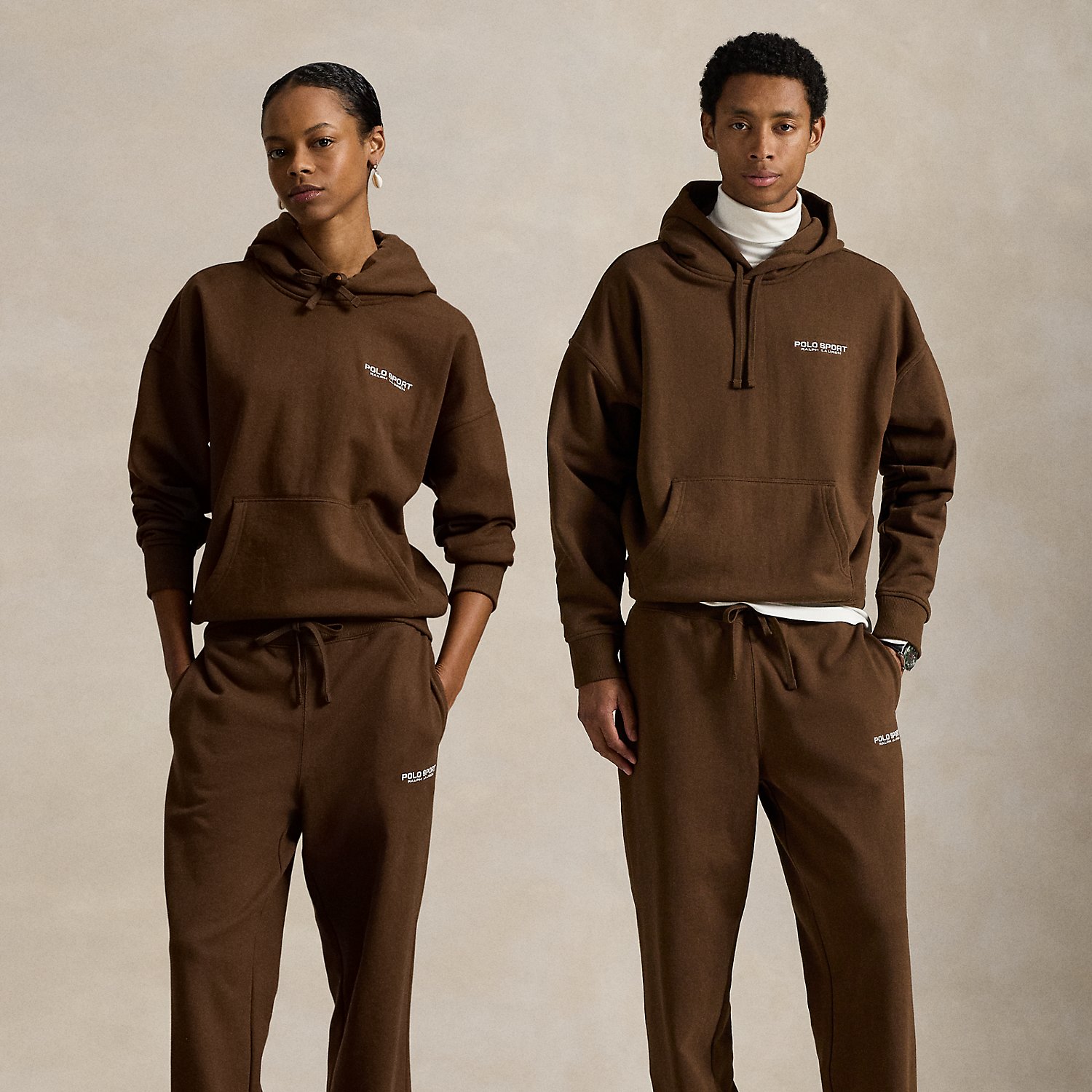 This unisex hoodie is crafted with heavyweight cotton-blend fleece and rendered in a comfortable, relaxed fit. It features two iterations of our iconic Polo Sport logo – one is embroidered at the front and the other is printed at the back.