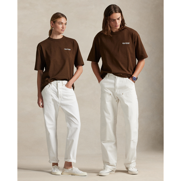 This unisex T-shirt is made with breathable cotton jersey and rendered in a comfortable, relaxed fit. At the chest and back, it features our iconic Polo Sport logo.