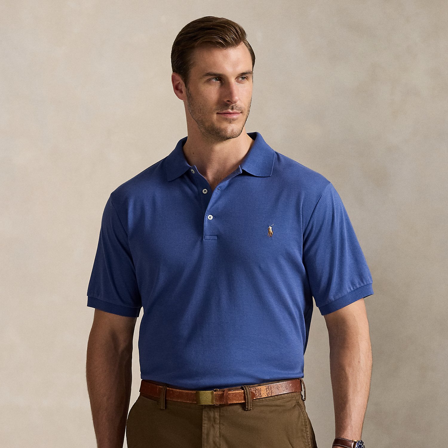 An American style standard since 1972, the Polo shirt has been imitated but never matched. Over the decades, Ralph Lauren Lauren has reimagined his signature style in a wide array of colours and fits, yet all retain the quality and attention to detail of the iconic original. This Big & Tall version is made with luxe cotton interlock that features an ultrasoft finish.