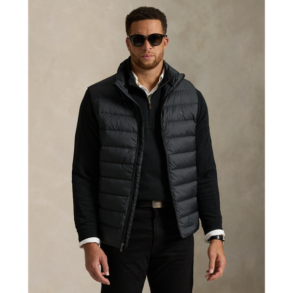 This Big & Tall gilet is crafted from a matte water-repellent fabric and insulated with 650-fill-power down. It also packs into its own pocket for on-the-go convenience.