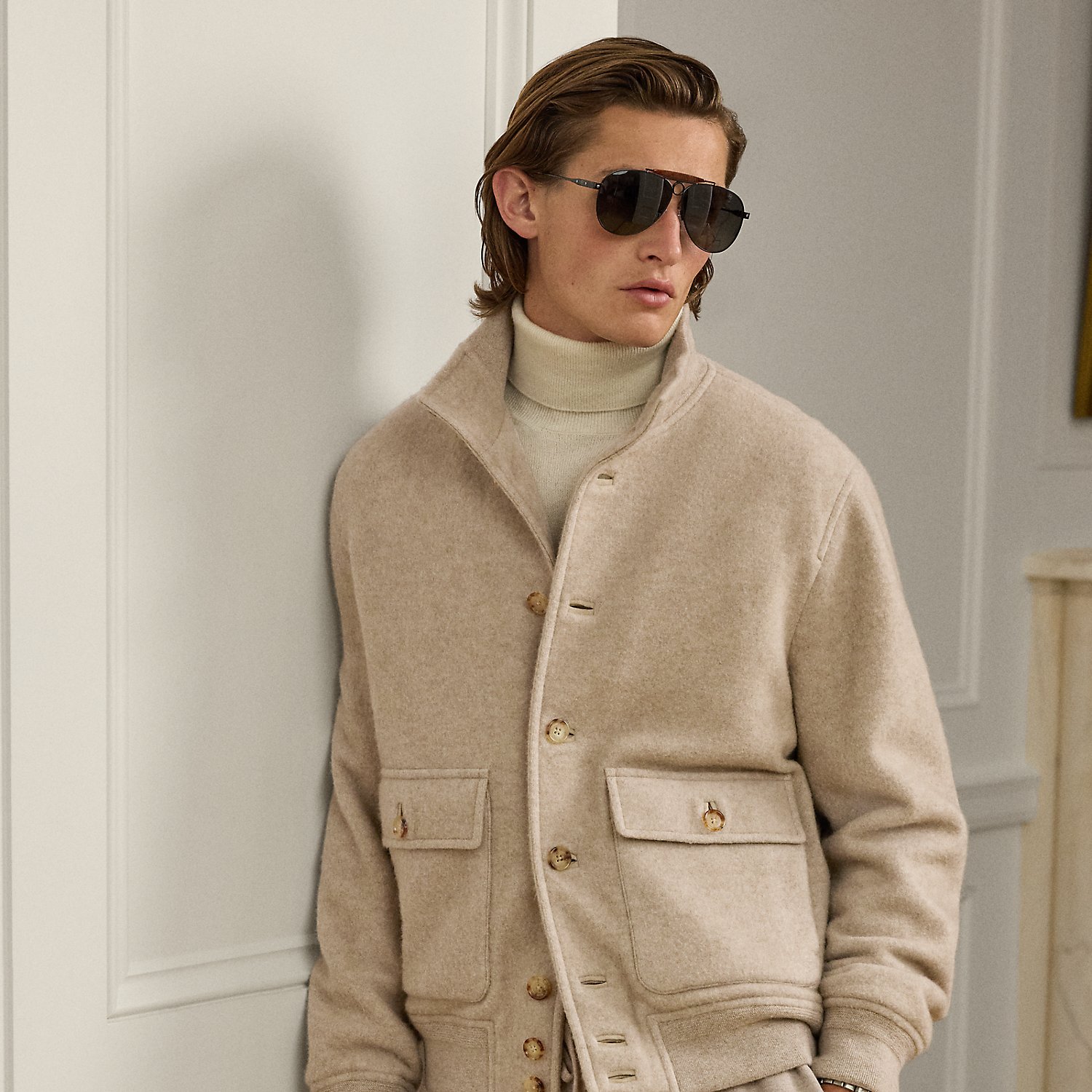 Expertly crafted in Italy, this jacket combines a classic sporting silhouette with luxurious cashmere fleece. Bespoke buttons along with custom-dyed suede and ribbed details reflect Purple Label's meticulous attention to detail.