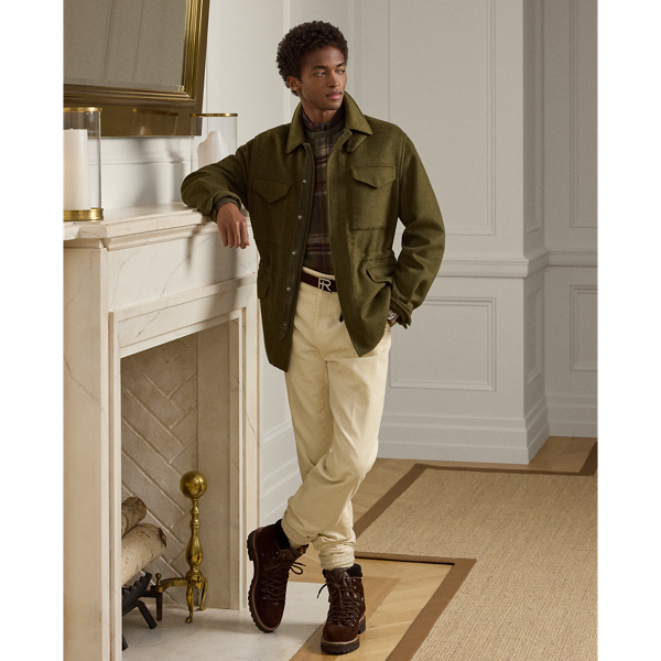 These trousers are tailored by hand in Italy using wide-wale corduroy. The luxuriously soft cotton cloth is brushed on each side and offers a rich, saturated hue.