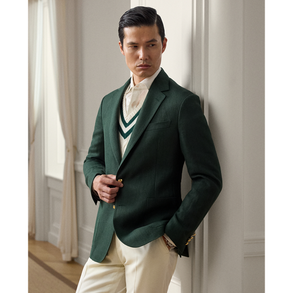 Hand-tailored in Italy, the Hadley is defined by its soft shoulder and its exceptionally light weight. This version's custom-developed cloth is expertly woven from luxurious linen, creating a sophisticated texture with remarkable depth and dimension. Offered in the season's signature hues, it is beautifully detailed with metal buttons, which were specially made for  Ralph Lauren Lauren and feature an equestrian-inspired emblem.