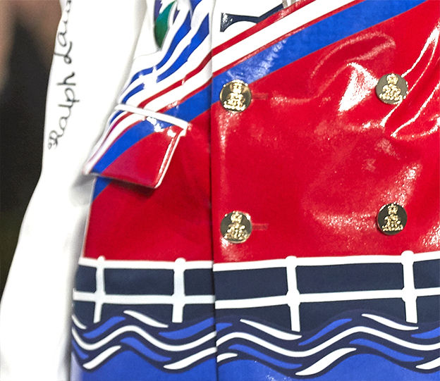 Detail shot of Look 43
